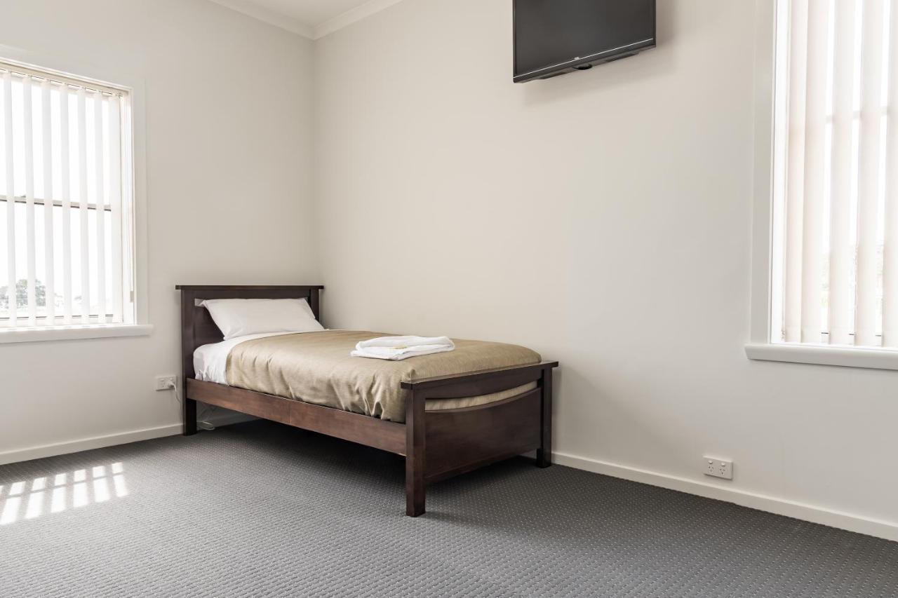 Somerset Hotel Экстерьер фото